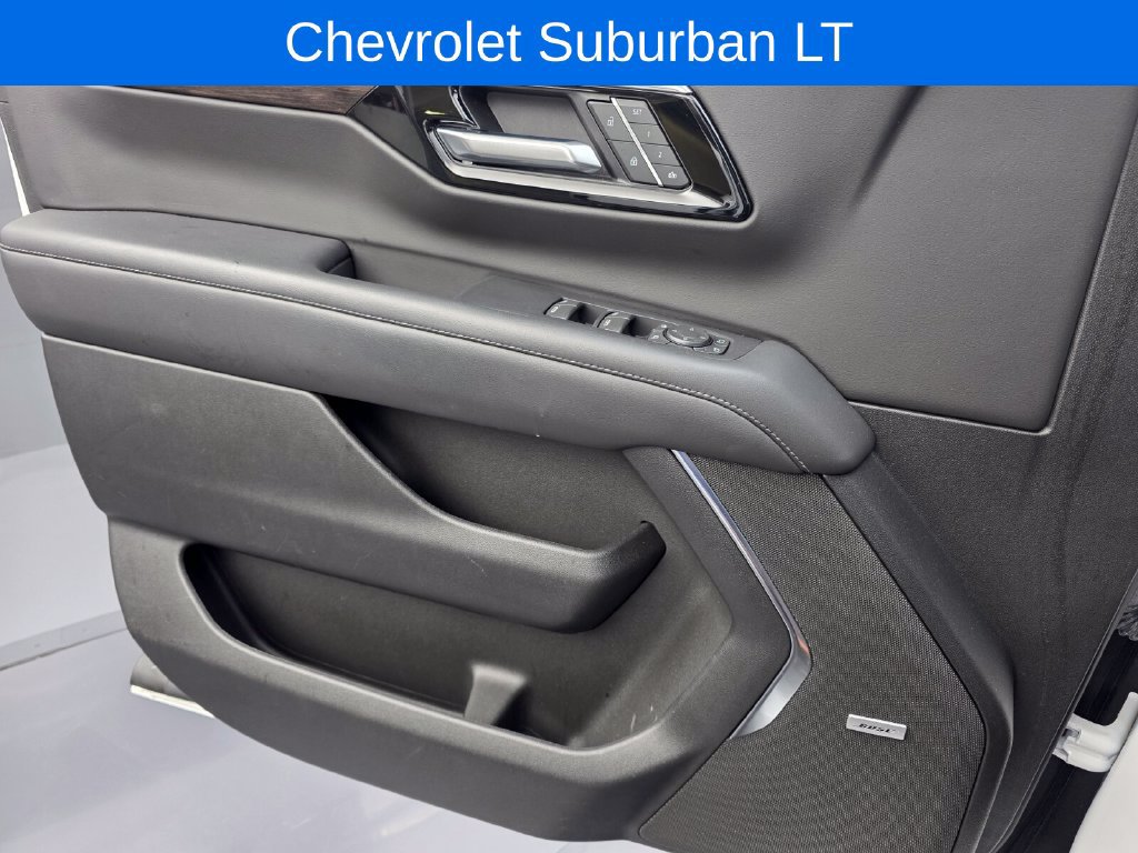 Used 2025 Chevrolet Suburban LT w/ Comfort Package RWD image 27