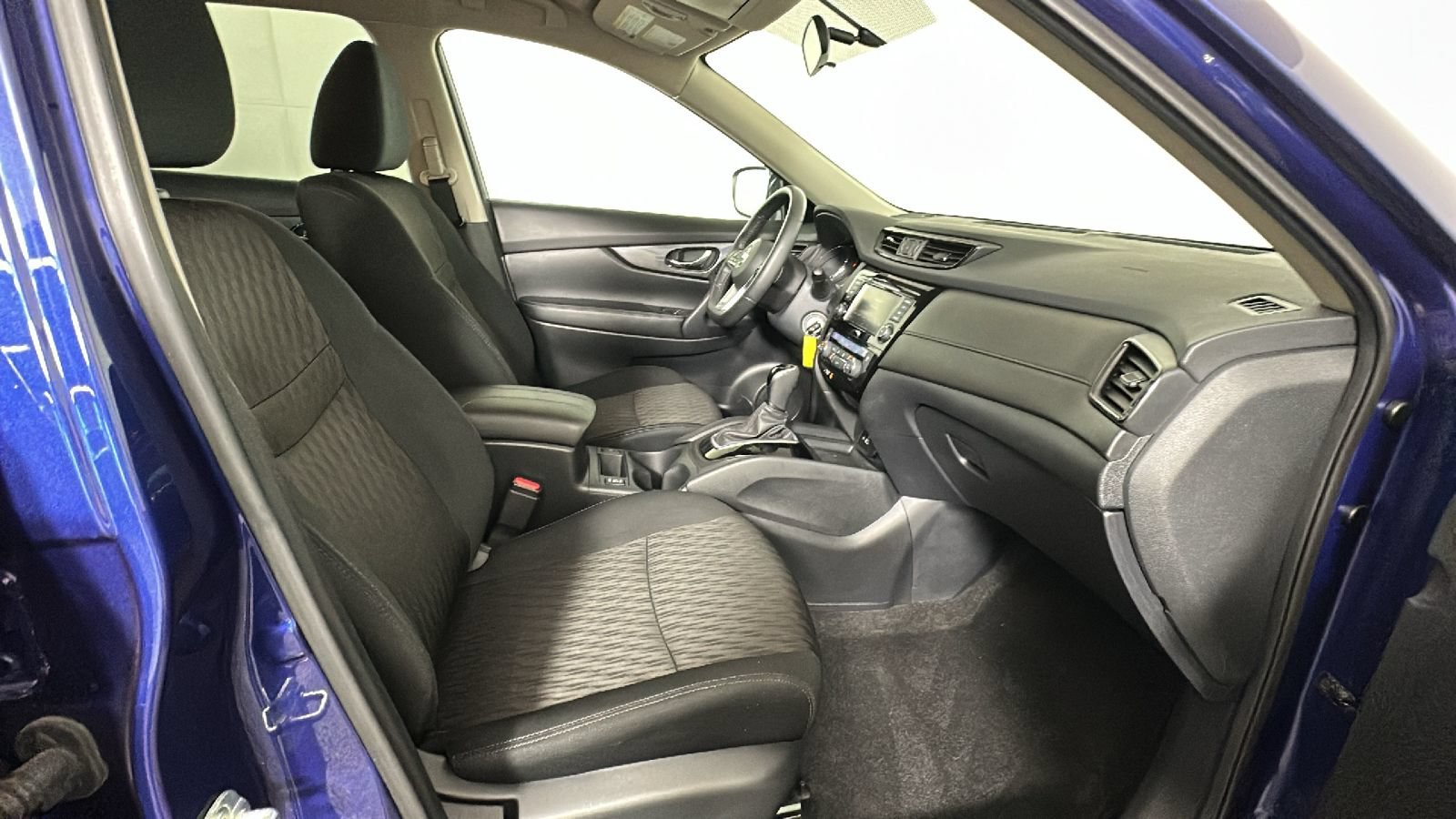 Used 2020 Nissan Rogue S AWD/4WD image 29
