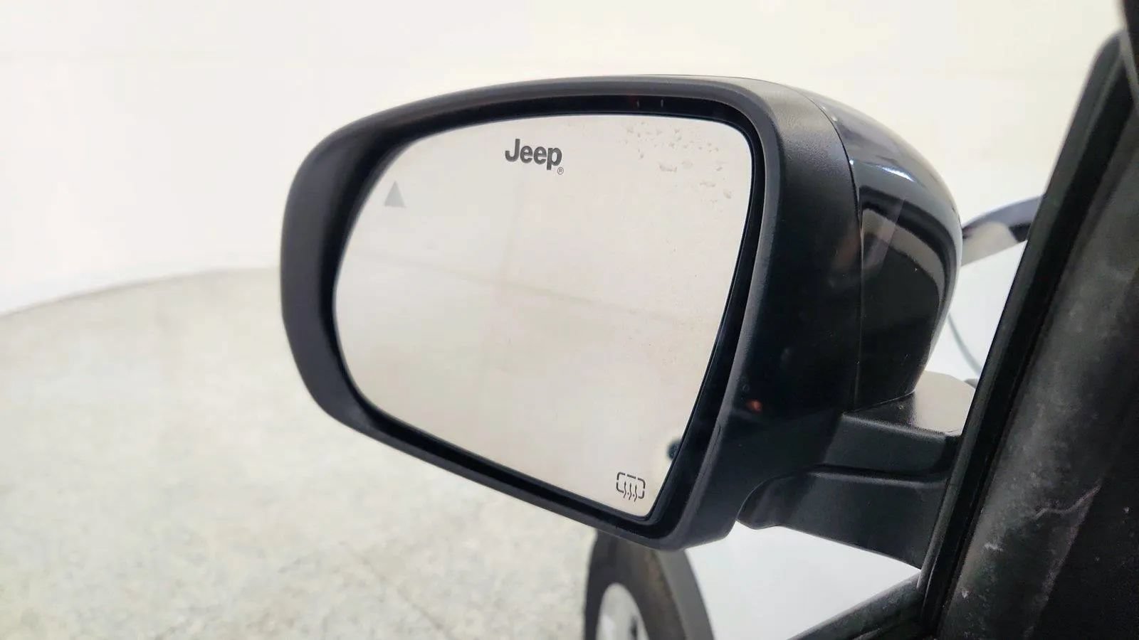 Used 2024 Jeep Compass Latitude AWD/4WD image 16