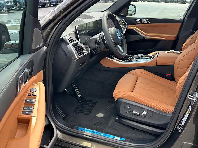 New 2026 BMW X5 xDrive40i w/ M Sport Package AWD/4WD image 4