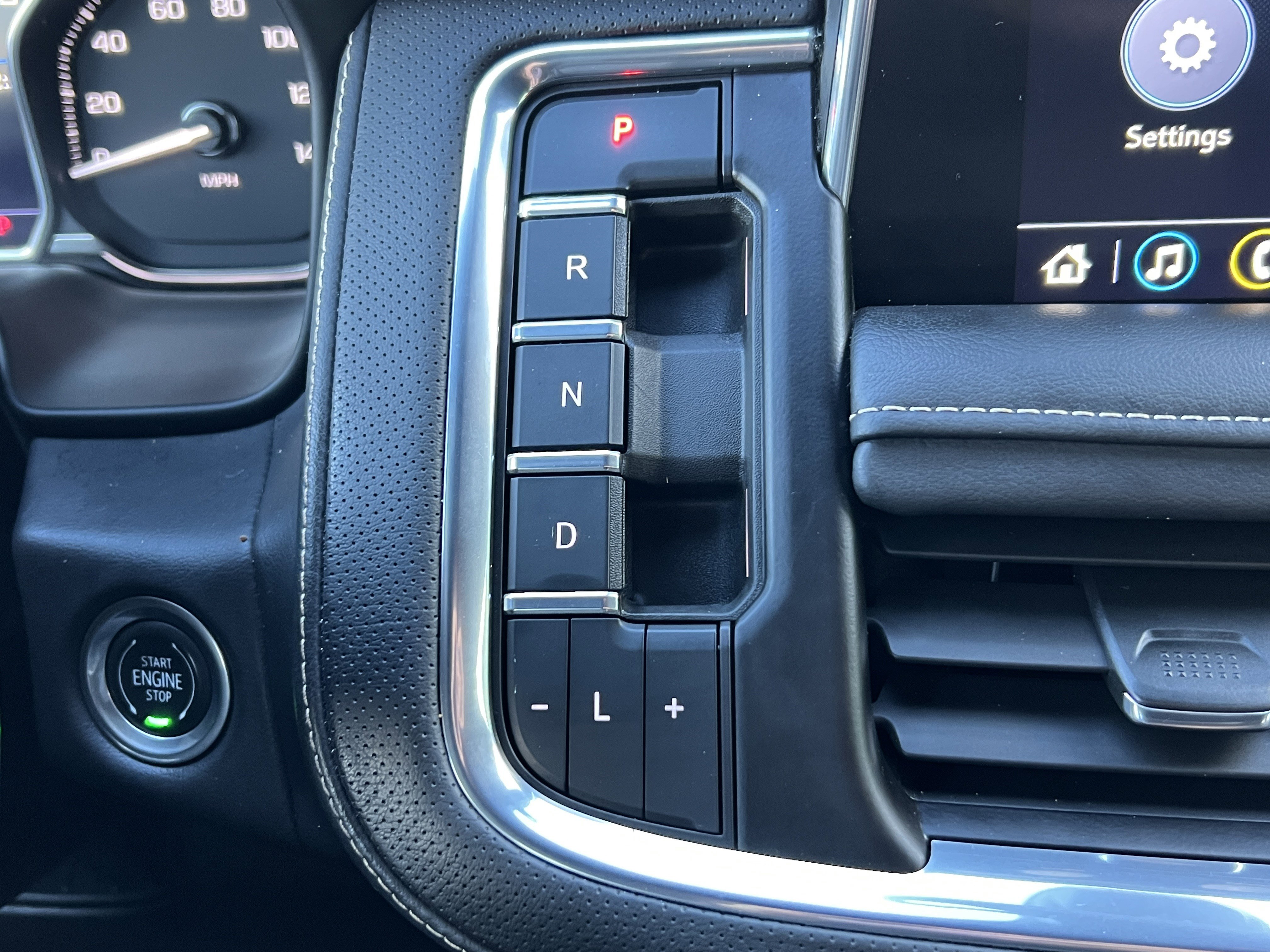 Certified 2021 GMC Yukon SLT w/ SLT Luxury Plus Package image 35