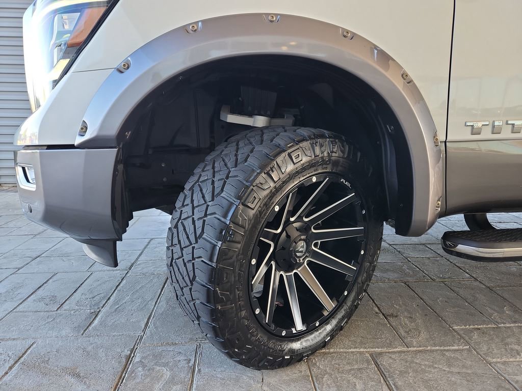 Used 2023 Nissan Titan Platinum Reserve w/ Moonroof Package image 33