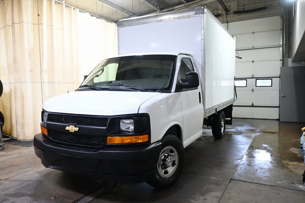 Used 2017 Chevrolet Express 3500 image 28