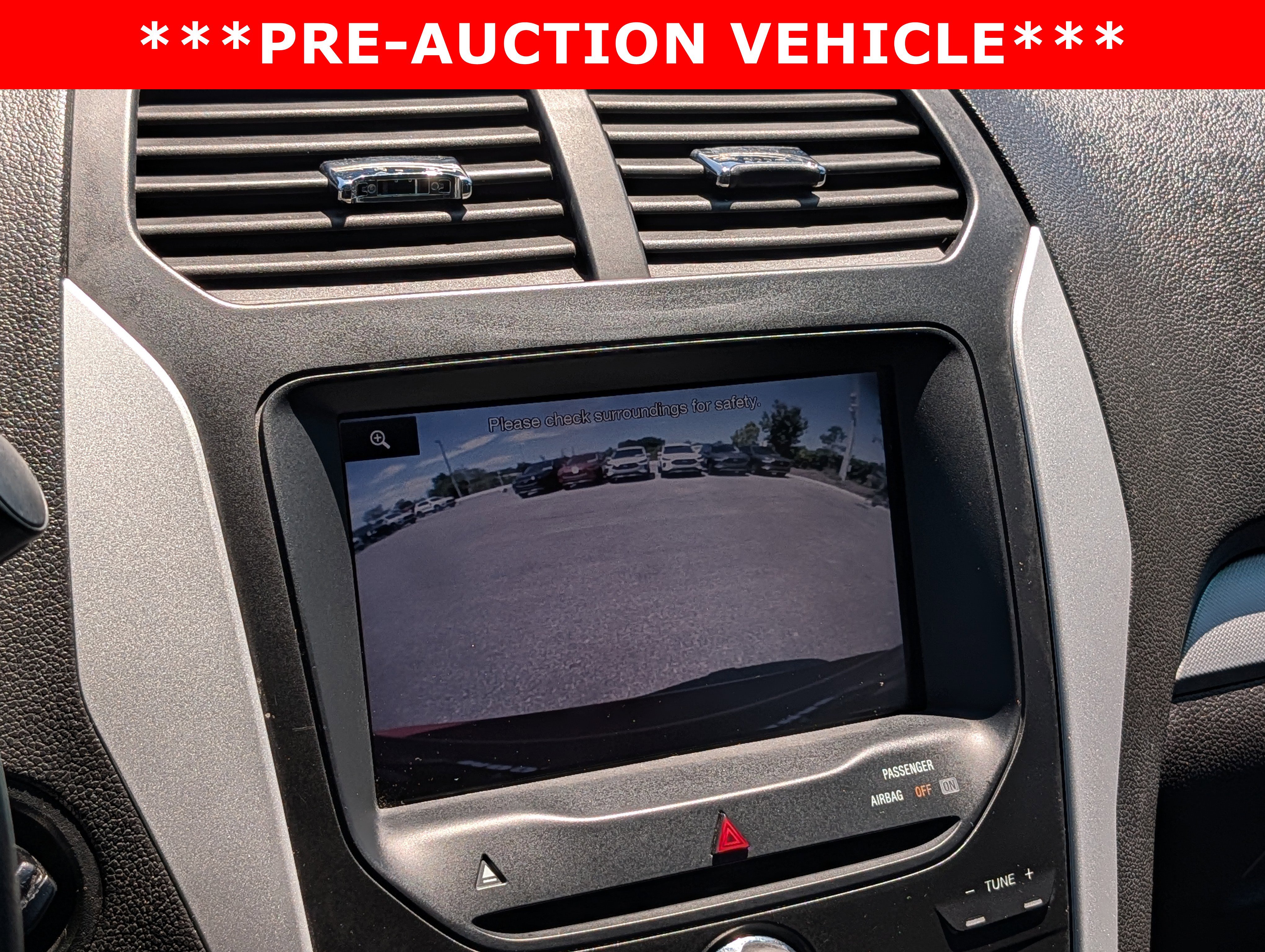 Used 2013 Ford Explorer XLT image 31
