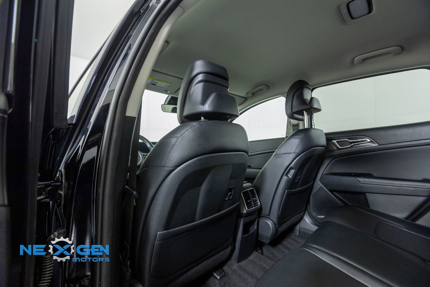 Used 2024 Kia Sportage EX image 25