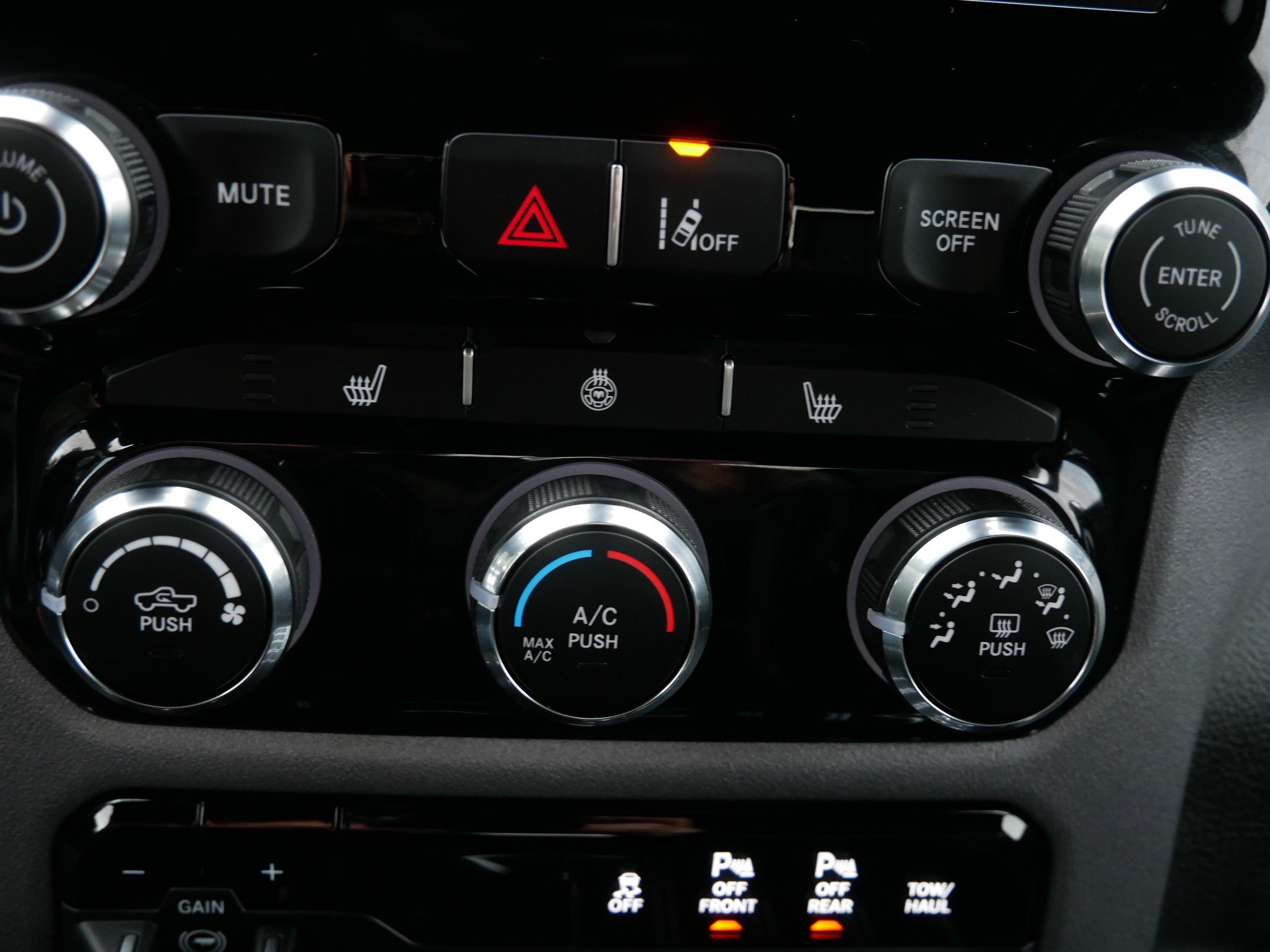 Used 2025 RAM 1500 Big Horn AWD/4WD image 23