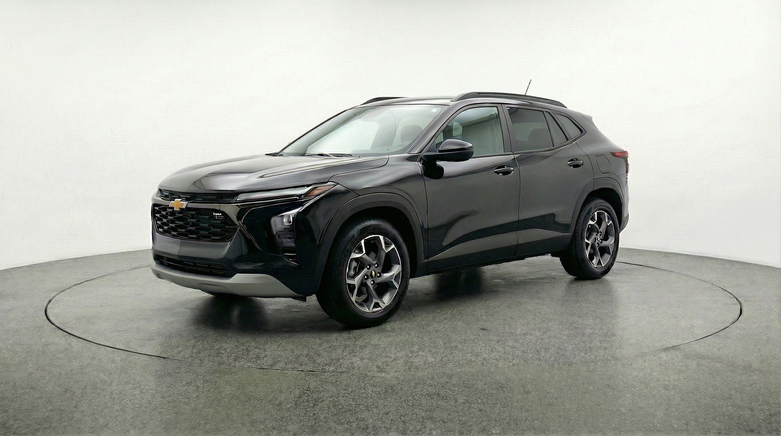 Used 2025 Chevrolet Trax LT FWD image 3