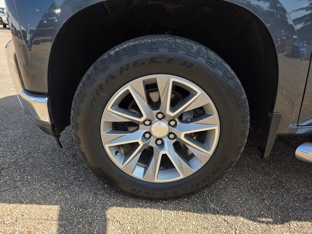 Used 2019 Chevrolet Silverado 1500 LTZ w/ LTZ Plus Package AWD/4WD image 31