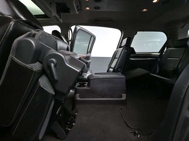 Used 2011 Nissan Armada Platinum w/ 2nd Row Captain Seat Pkg image 38