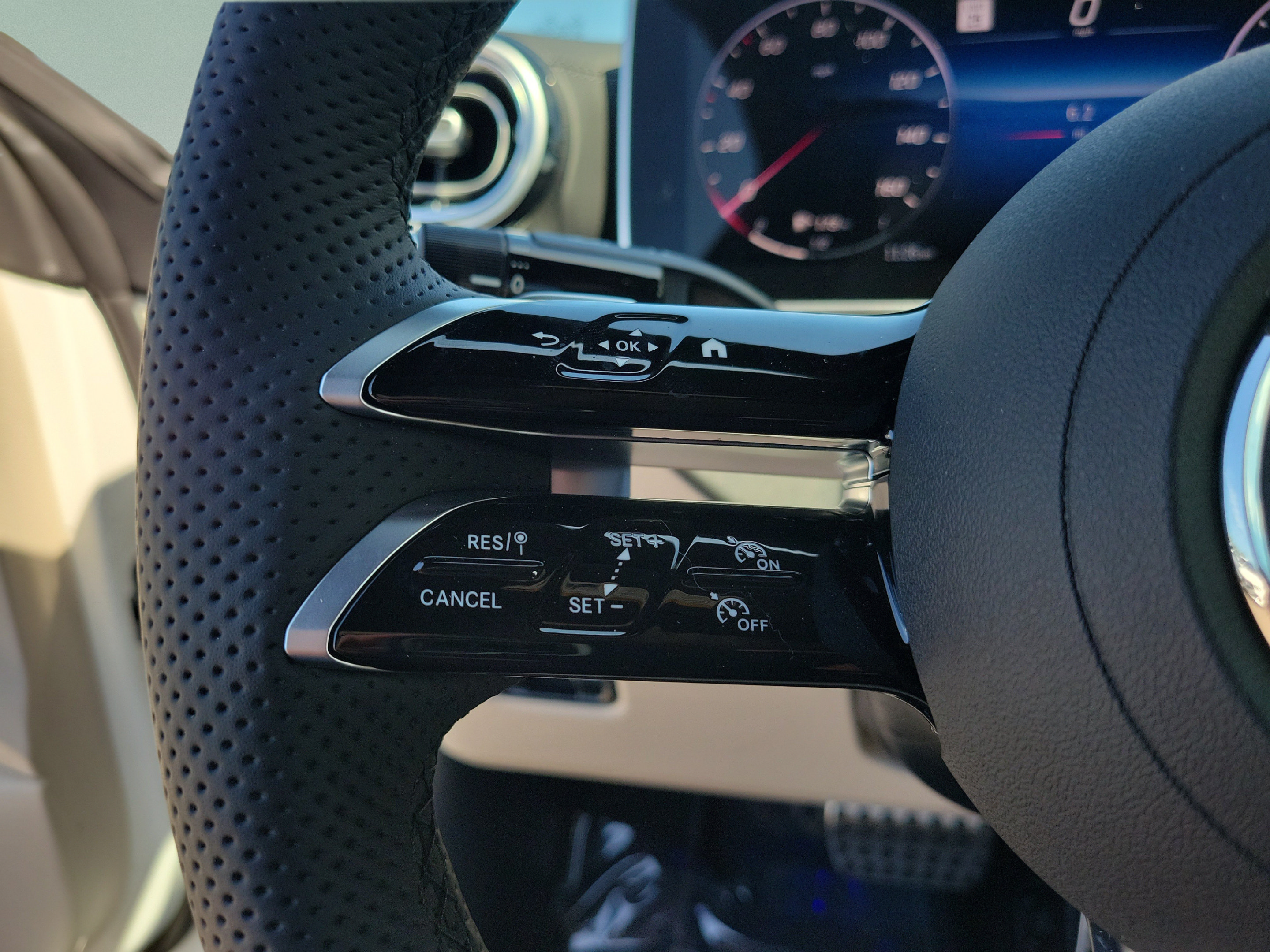 New 2026 Mercedes-Benz CLE 300 4MATIC Coupe image 18