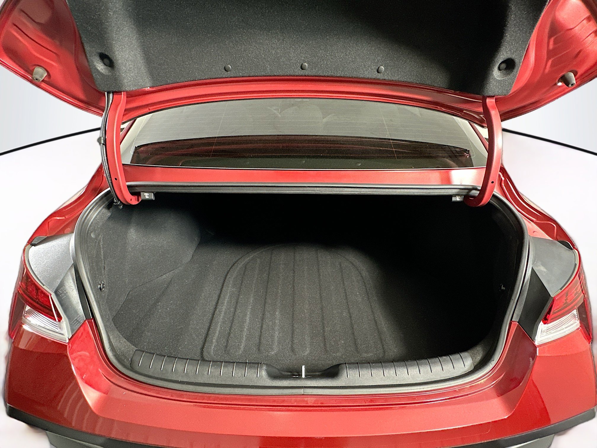 Used 2024 Hyundai Elantra Limited image 31