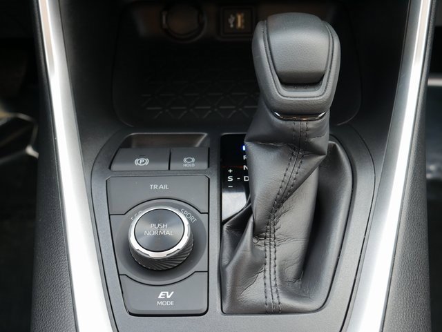 Used 2024 Toyota RAV4 LE image 20