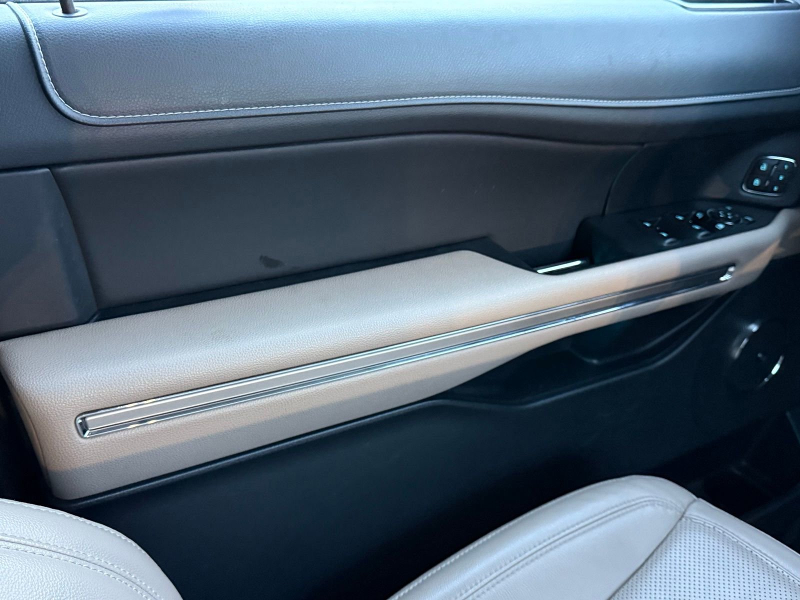 Used 2023 Ford Expedition Max Limited image 32