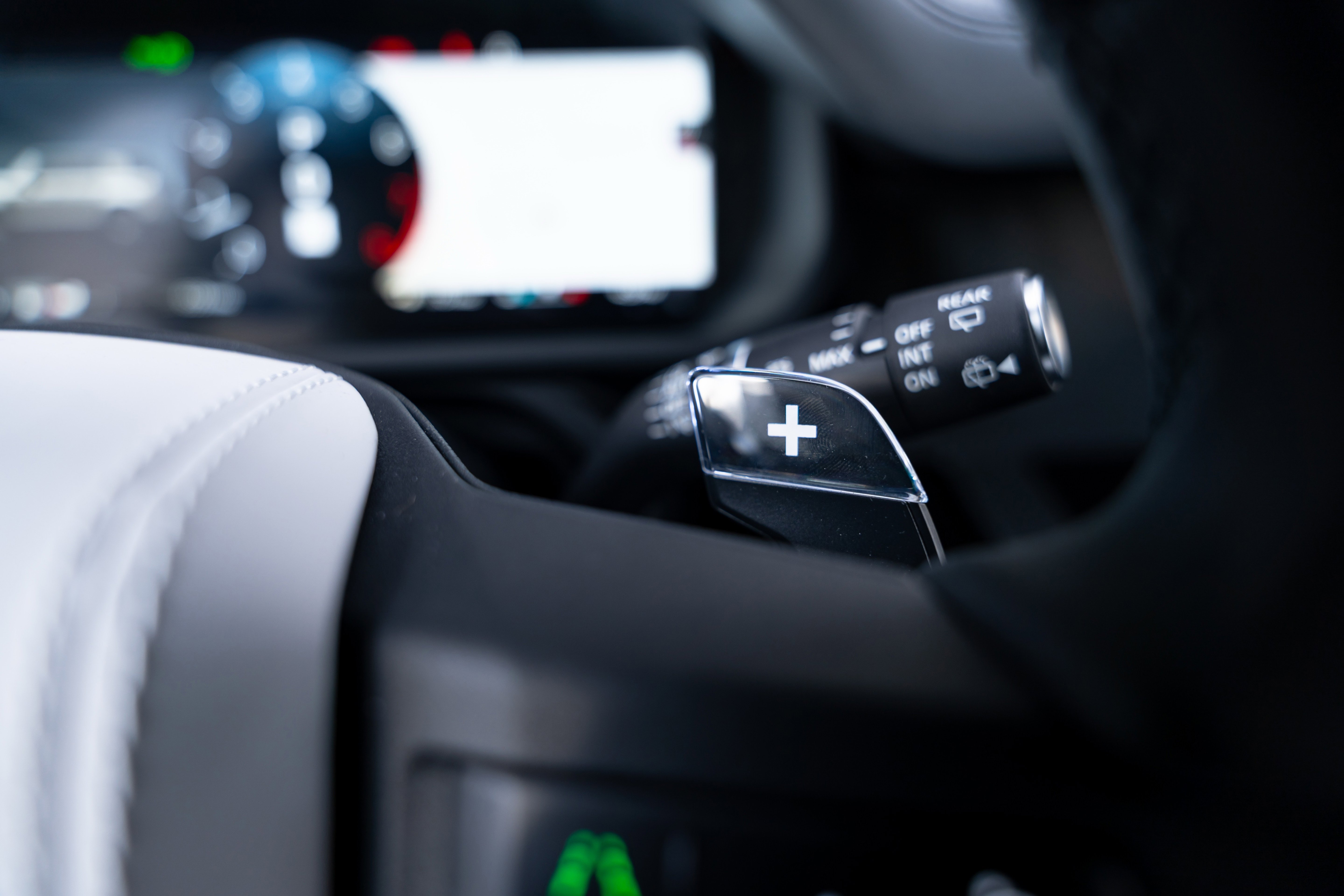 Used 2026 Land Rover Defender 110 OCTA image 36