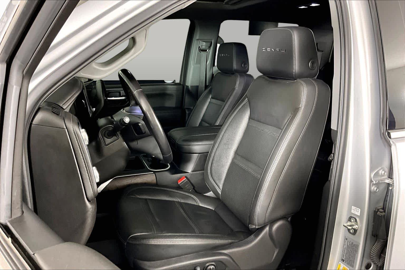 Used 2023 GMC Sierra 2500 Denali w/ Denali Ultimate Package AWD/4WD image 8