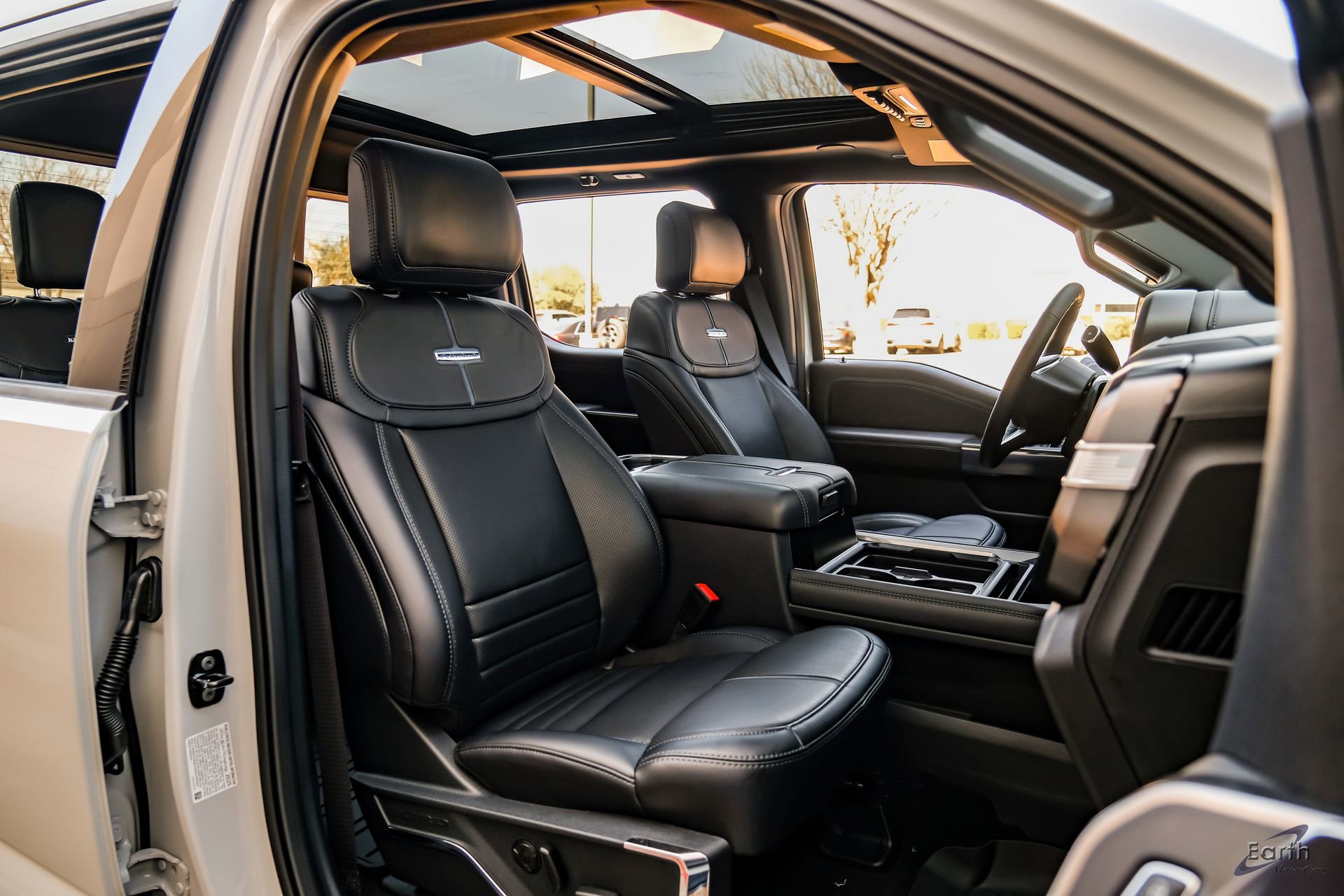 Used 2026 Ford F450 Platinum w/ FX4 Off-Road Package image 60