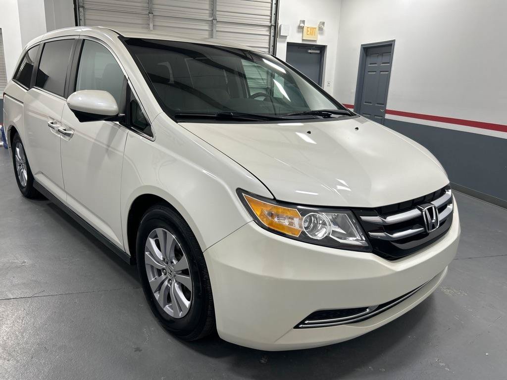 Used 2016 Honda Odyssey SE image 2
