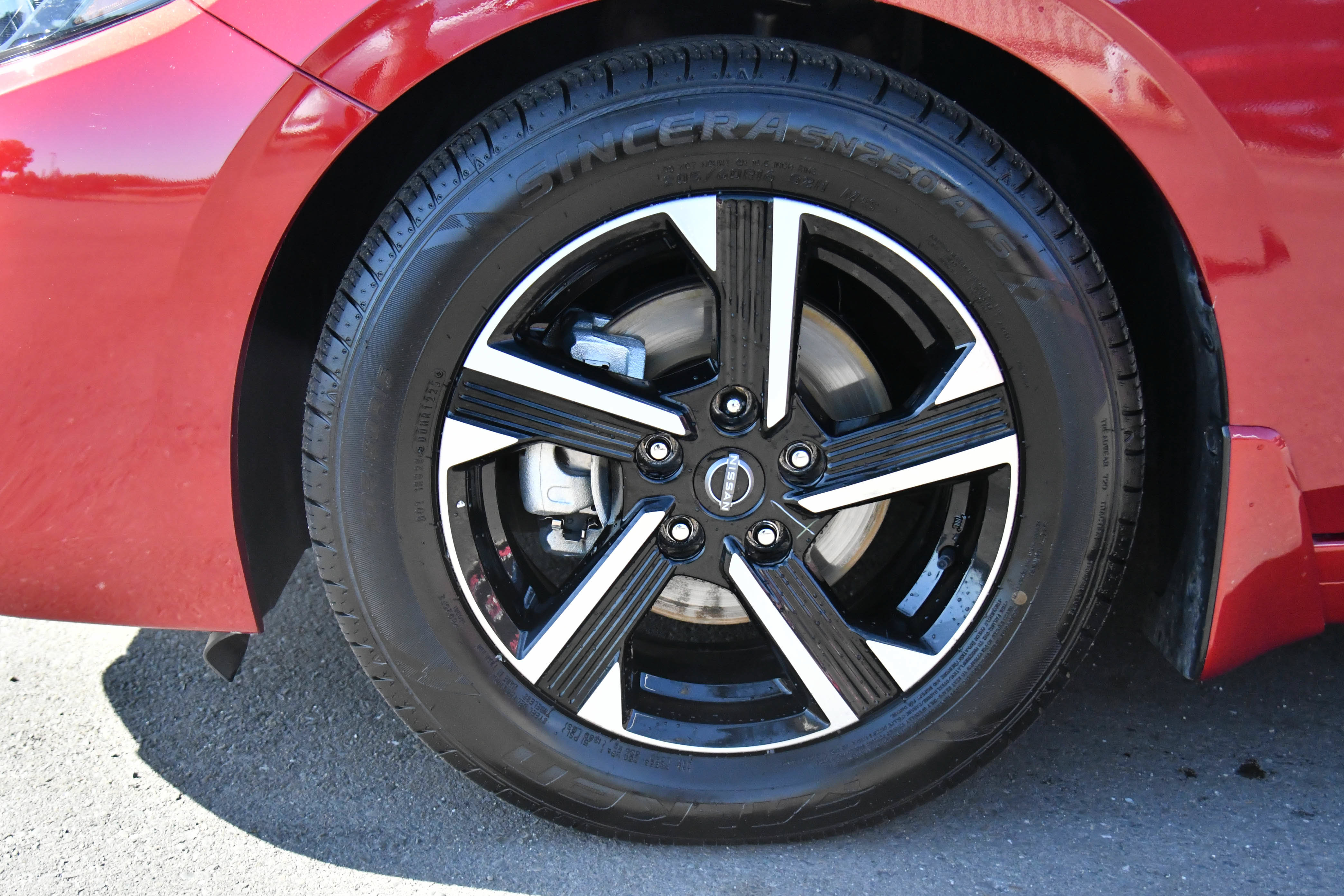 Used 2025 Nissan Sentra SV FWD image 12