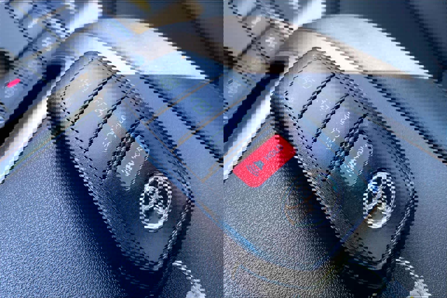 Used 2024 Toyota Highlander Platinum image 14