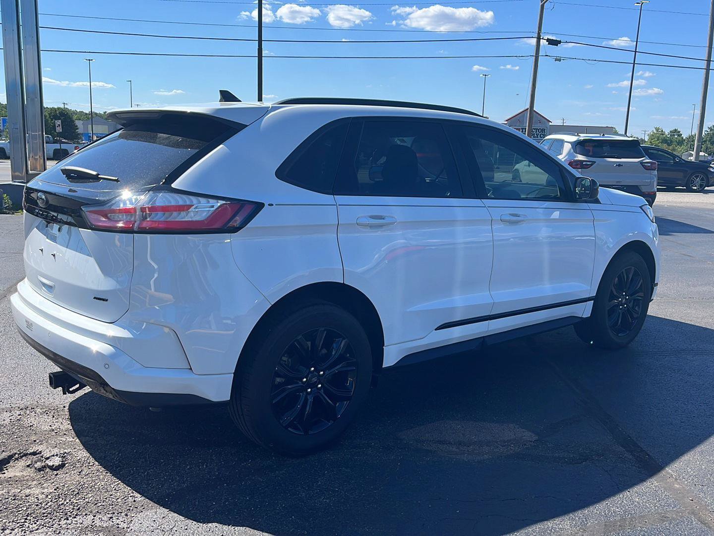 Used 2024 Ford Edge SE w/ Black Appearance Package AWD/4WD image 4