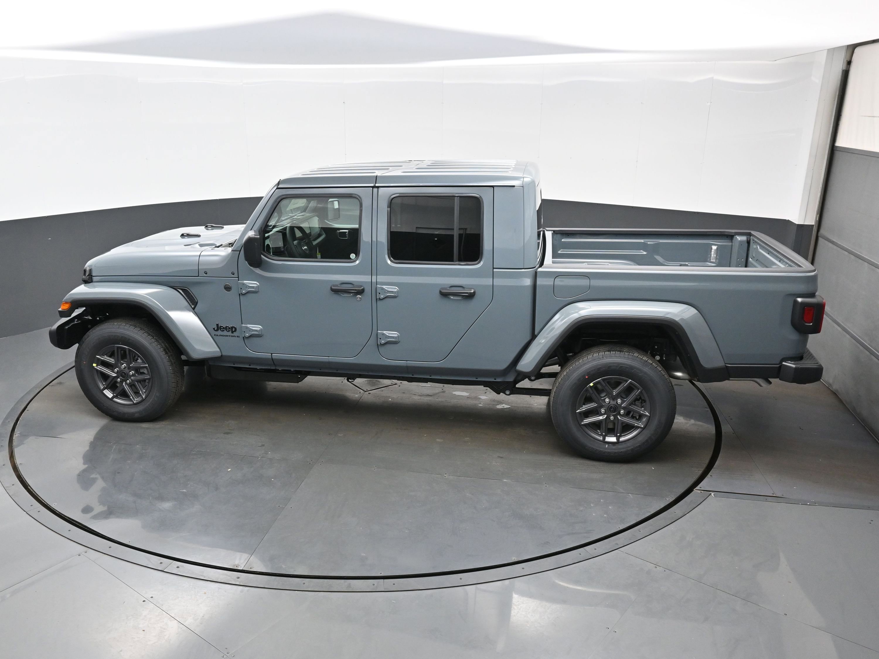New 2026 Jeep Gladiator Sport image 19