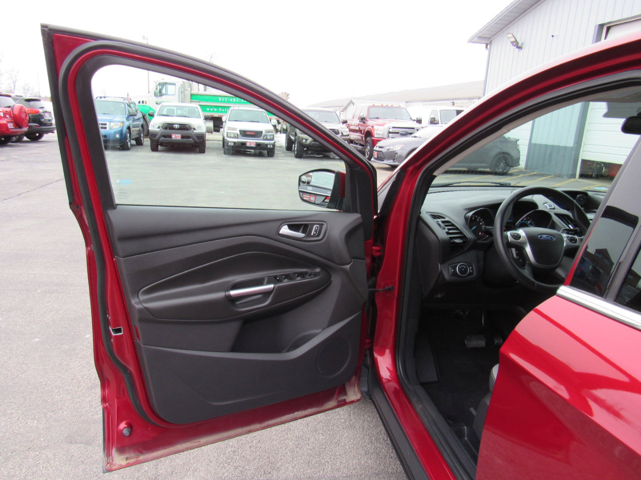 Used 2015 Ford Escape SE image 14