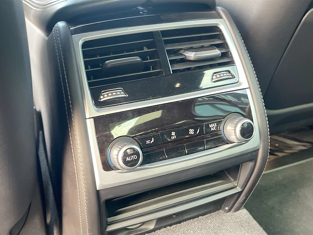 Used 2020 BMW 740i w/ M Sport Package RWD image 27