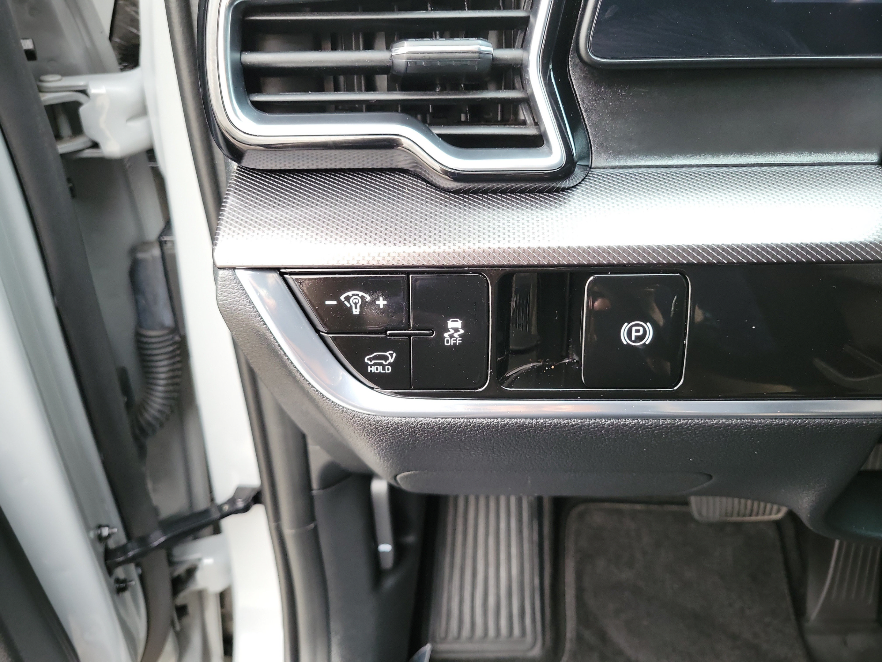 Certified 2025 Kia Sportage SX FWD image 26