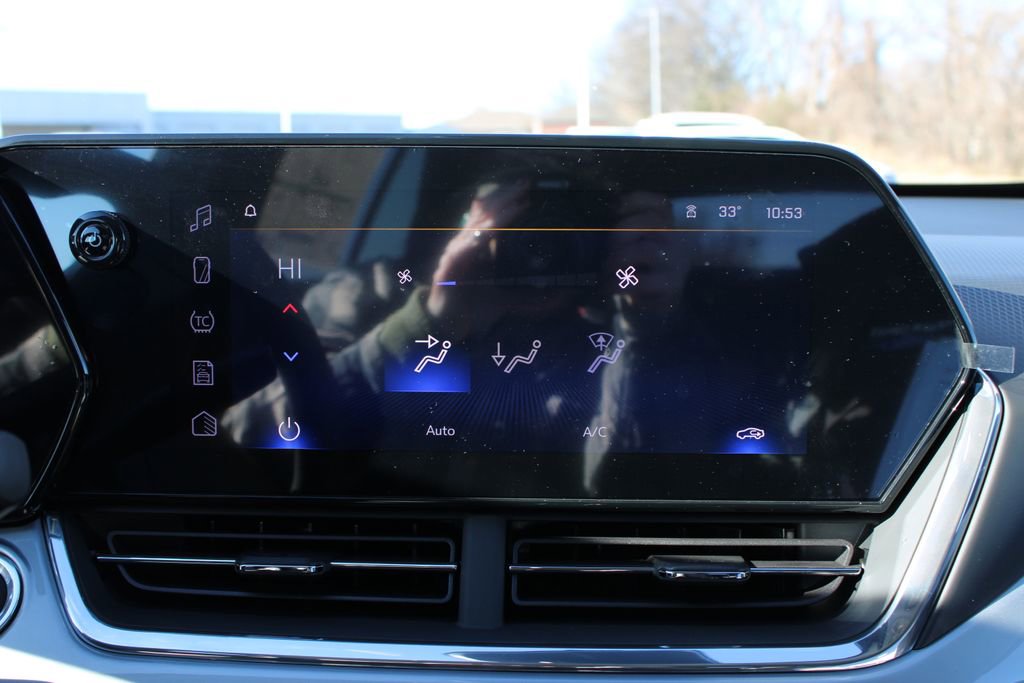 New 2026 Chevrolet Trax LT image 40