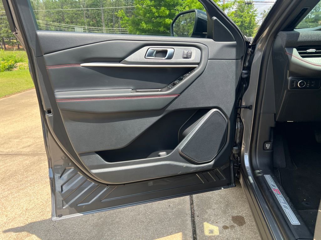 New 2026 Ford Explorer ST-Line RWD image 11