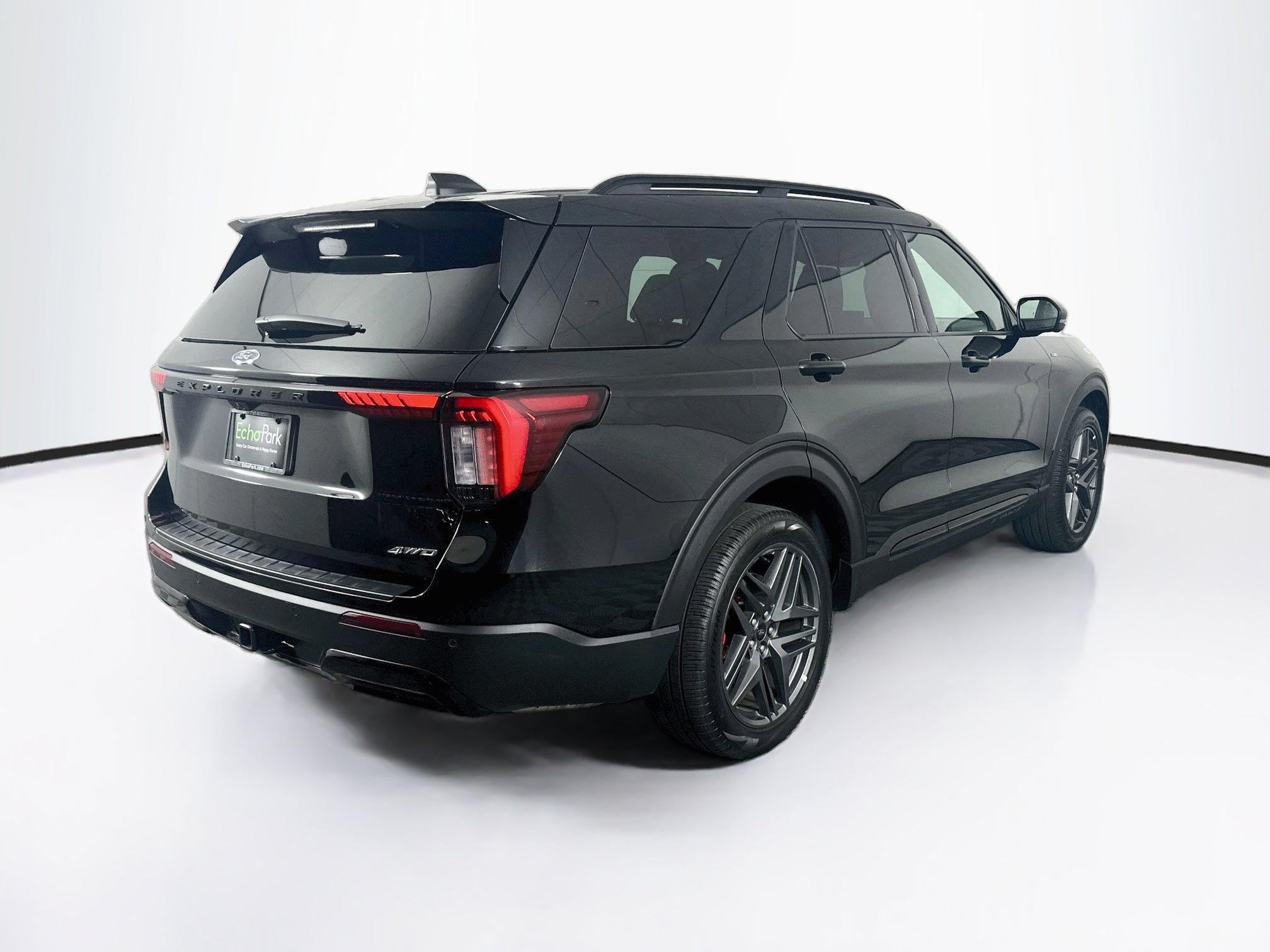 Used 2025 Ford Explorer ST-Line w/ ST-Line Street Pack AWD/4WD image 9