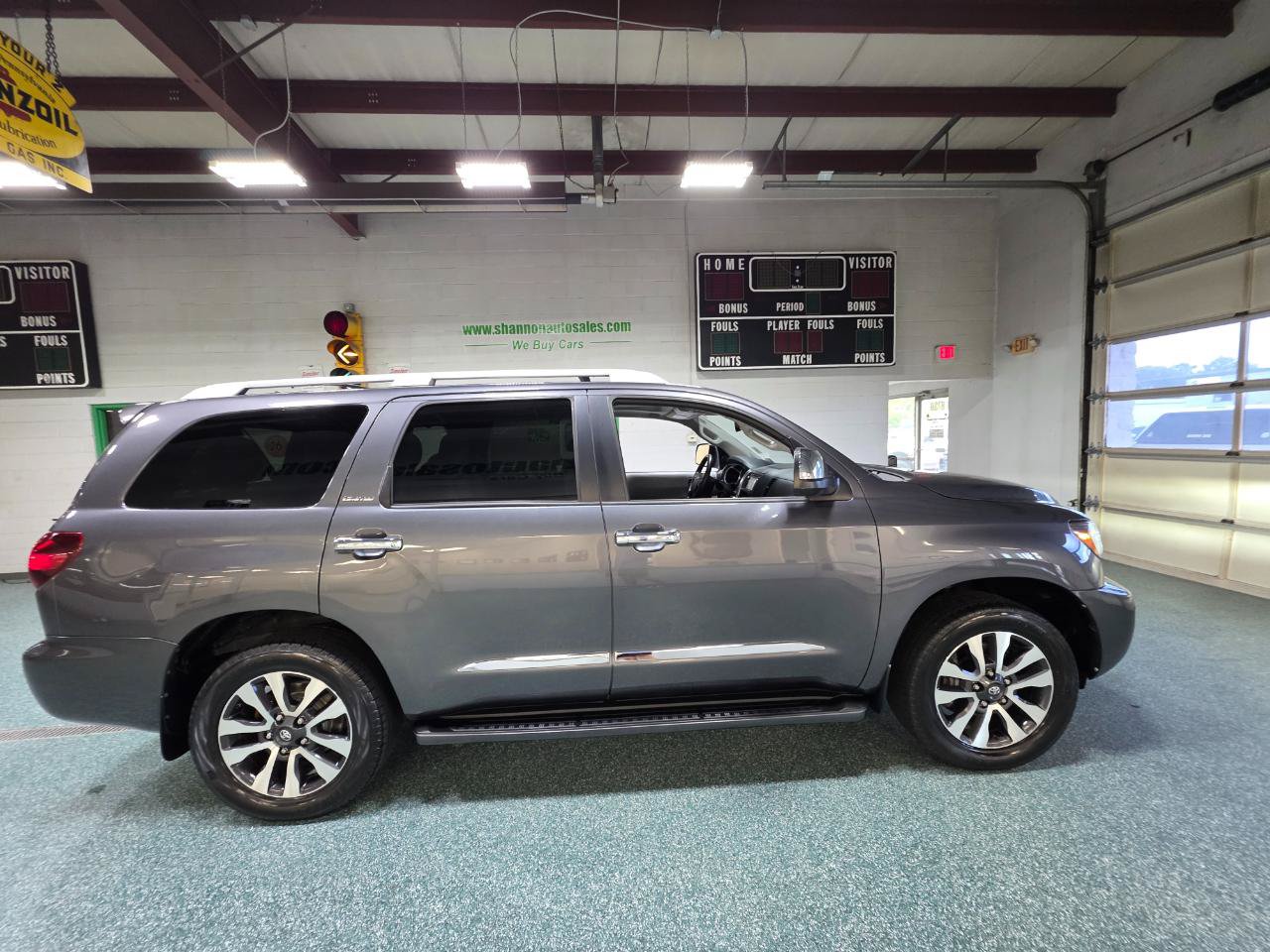 Used 2018 Toyota Sequoia Limited w/ Safety & Convenience Package AWD/4WD image 5