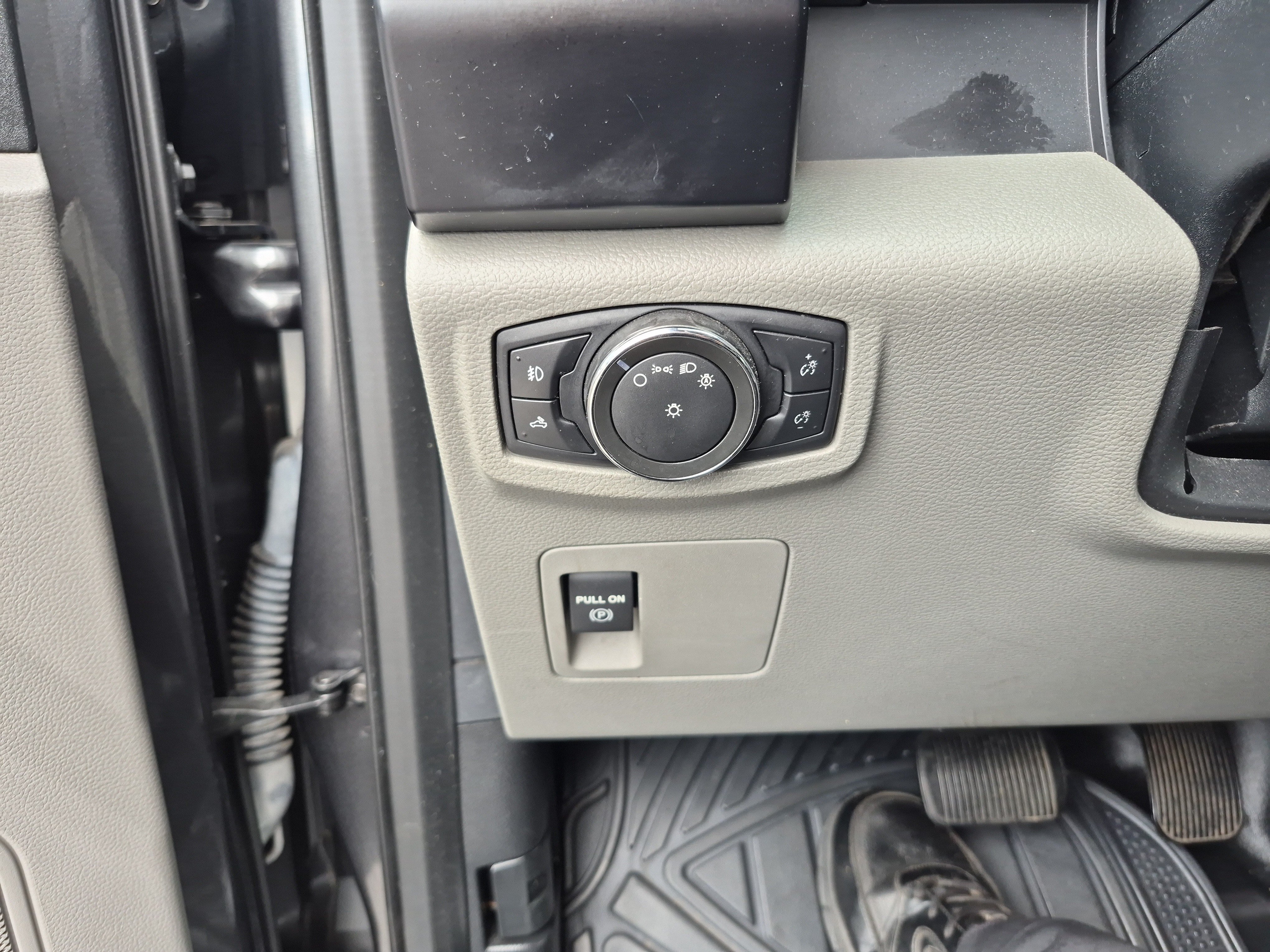 Used 2016 Ford F150 XL w/ Equipment Group 101A Mid RWD image 22