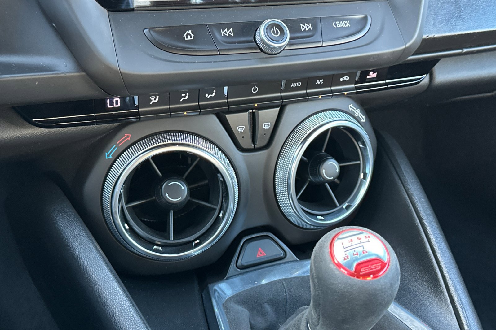 Used 2018 Chevrolet Camaro SS image 30