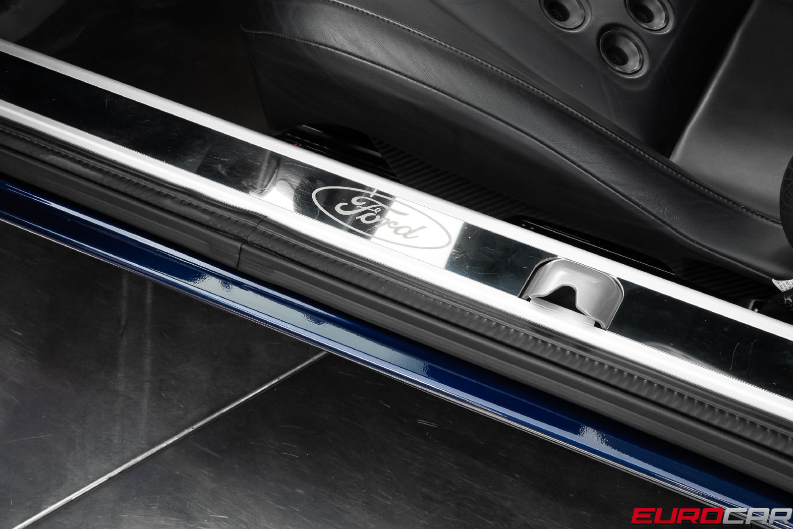 Used 2005 Ford GT RWD image 51