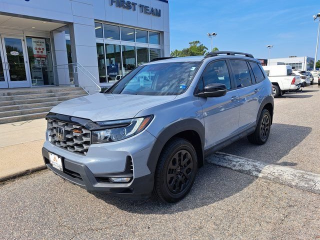 Used 2023 Honda Passport TrailSport image 2
