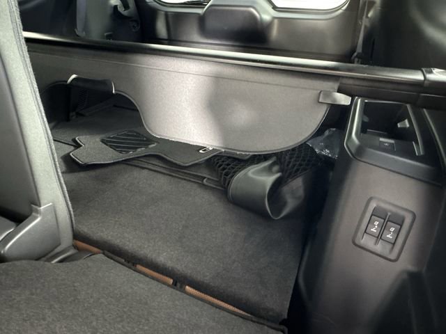 Used 2025 Lexus GX 550 w/ Cold Area Package image 25