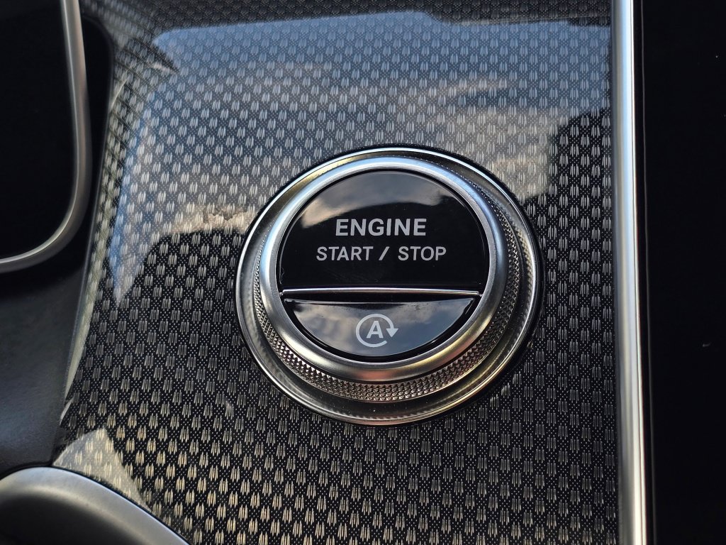 Used 2026 Mercedes-Benz GLC 300 4MATIC image 43