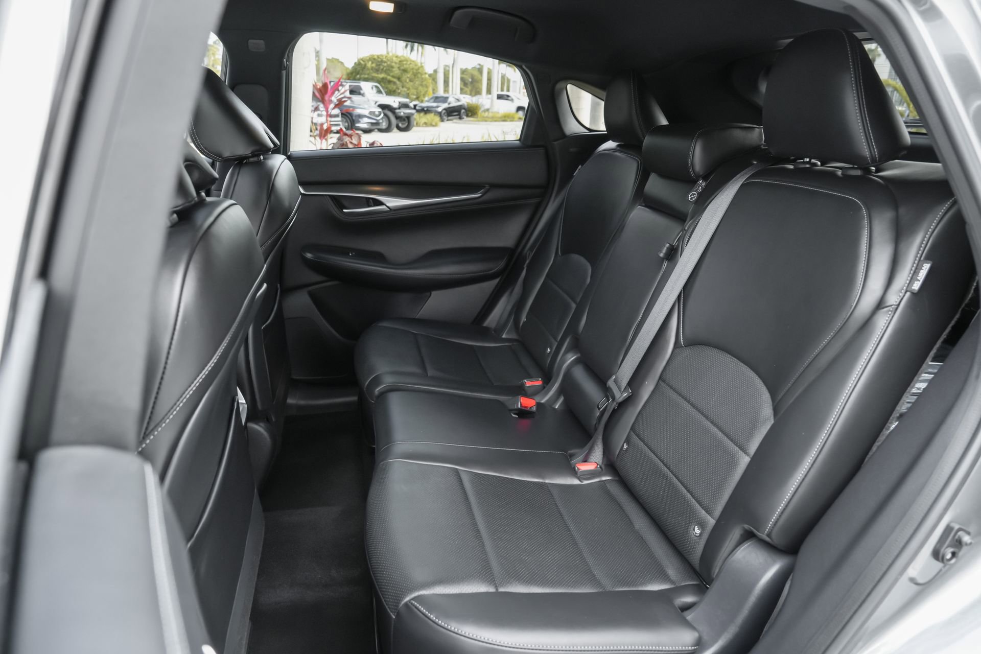 Used 2025 INFINITI QX55 Luxe w/ Accent Package image 30