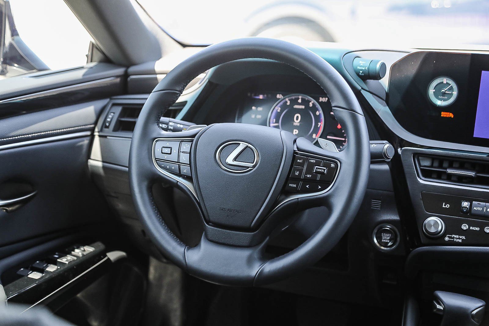 Used 2025 Lexus ES 350 FWD image 15