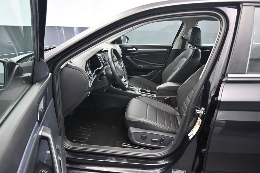 Used 2024 Volkswagen Jetta SE FWD image 11