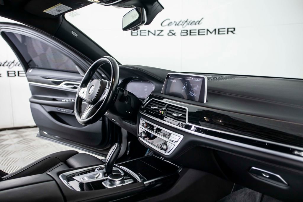 Used 2021 BMW 740i w/ M Sport Package RWD image 26