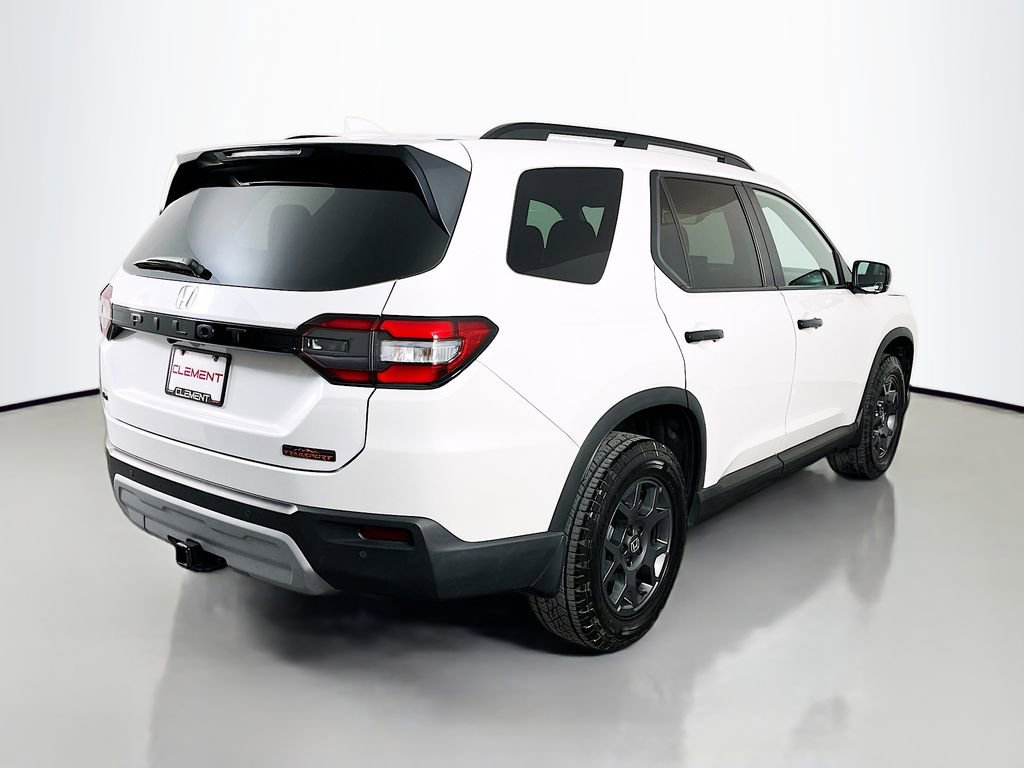 Used 2025 Honda Pilot TrailSport image 7