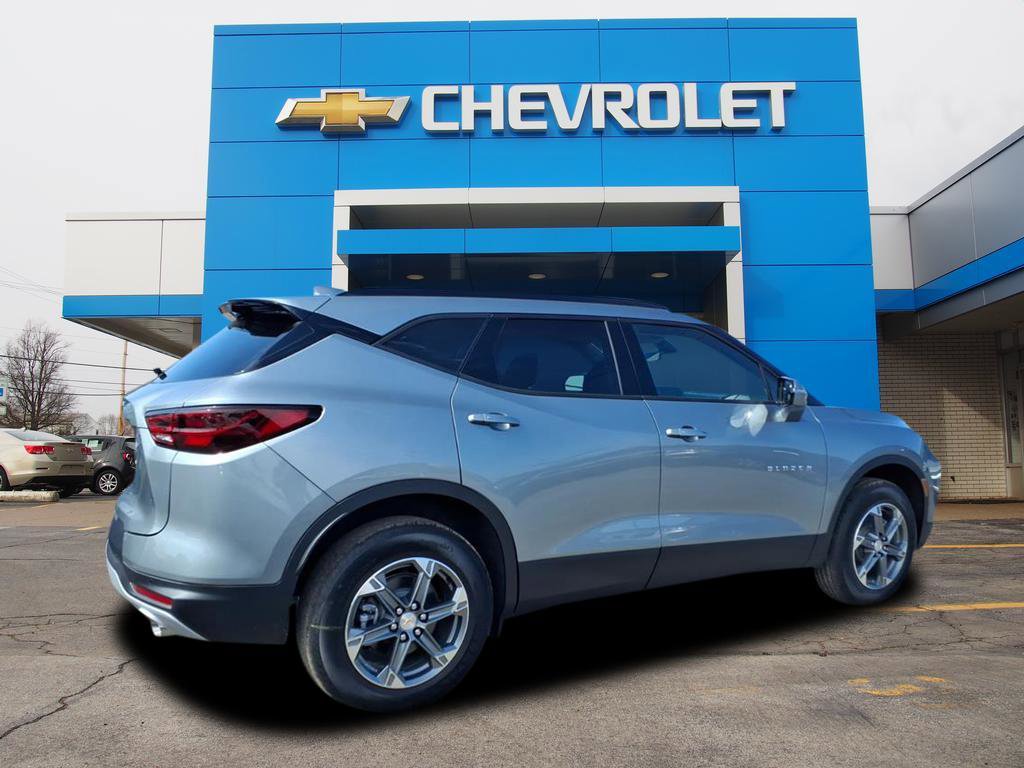 New 2025 Chevrolet Blazer LT w/ Sound & Technology Package image 3