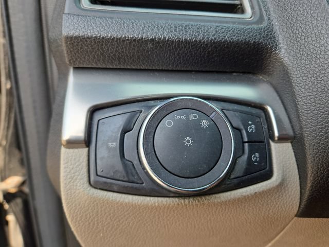 Used 2019 Ford Explorer XLT AWD/4WD image 18