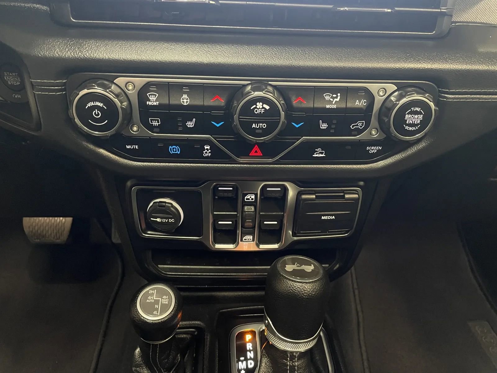 Used 2024 Jeep Wrangler Sahara 4xe image 35