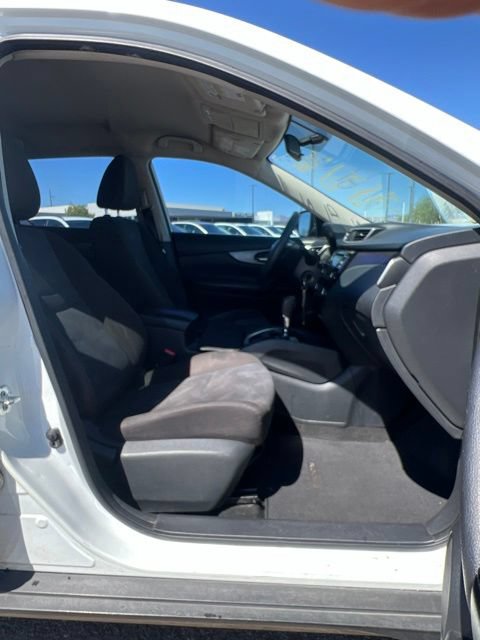 Used 2016 Nissan Rogue S AWD/4WD image 32