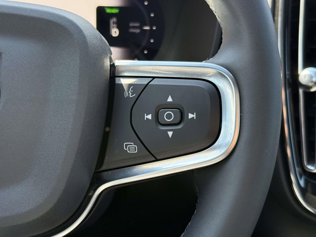 Used 2023 Volvo C40 P8 Recharge Ultimate image 28