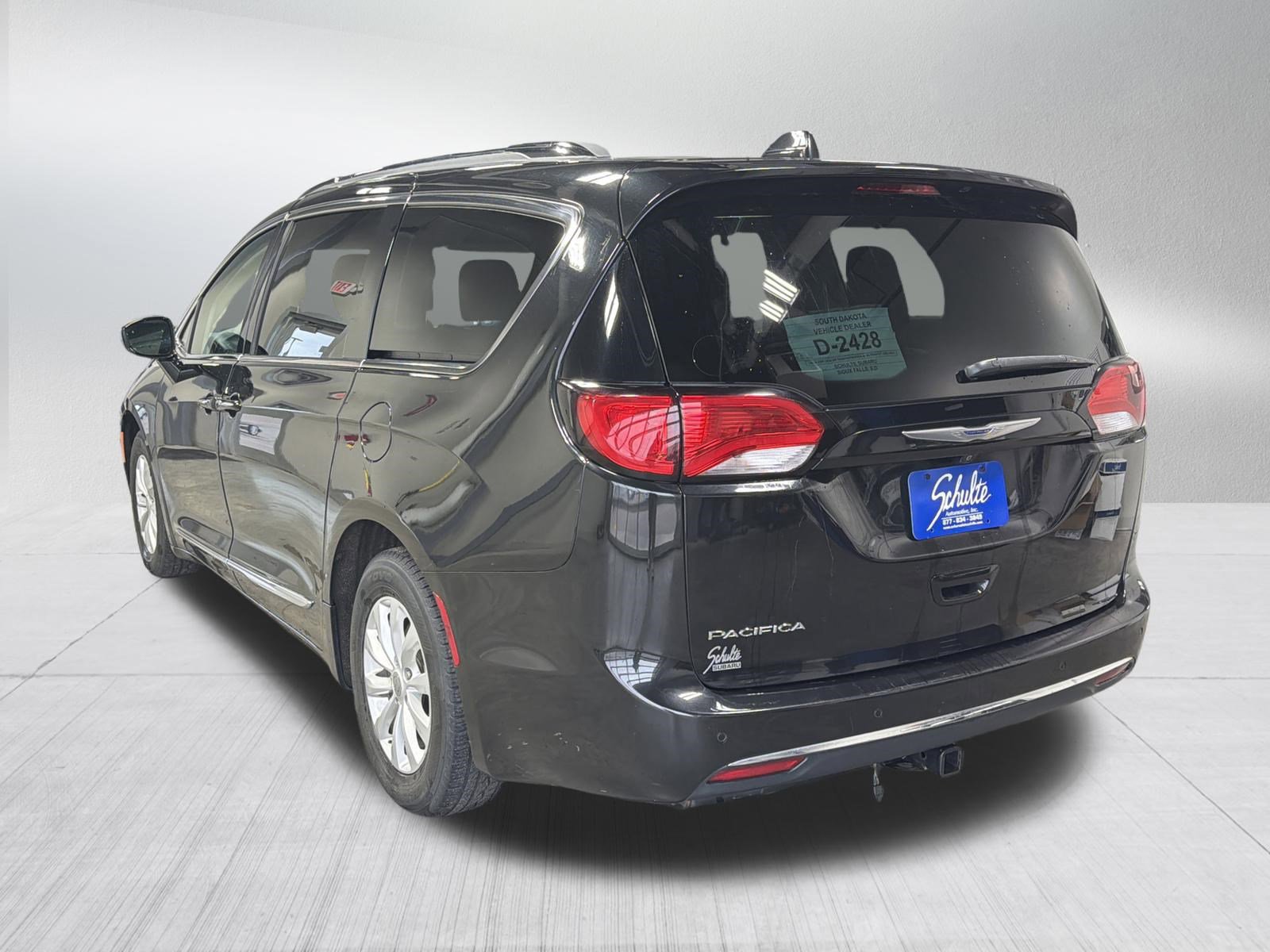 Used 2019 Chrysler Pacifica Touring-L image 5