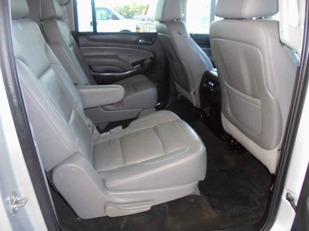 Used 2015 Chevrolet Suburban LT RWD image 10